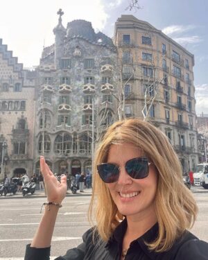 Sarah Mintz Instagram - Las ruedas del alma ….. increíble todo!!! …. Mañana un gran encuentro 💓 @cibarcelona @rajeliaskenazi #barcelona
