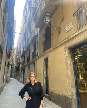 Sarah Mintz Instagram - Las ruedas del alma ….. increíble todo!!! …. Mañana un gran encuentro 💓 @cibarcelona @rajeliaskenazi #barcelona