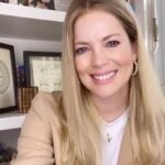 Sarah Mintz Instagram - Hoy les comparto esta mishná maravillosa, que nos invita a reflexionar sobre el rol de las cualidades negativas en nuestra vida y con un mensaje fundamental. 💜