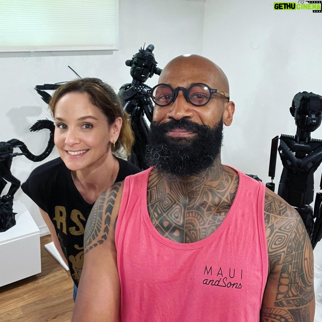Sarah Wayne Callies Instagram - look who i found in toronto 💫 if you haven’t seen @ekownimako art - treat yourself 💫