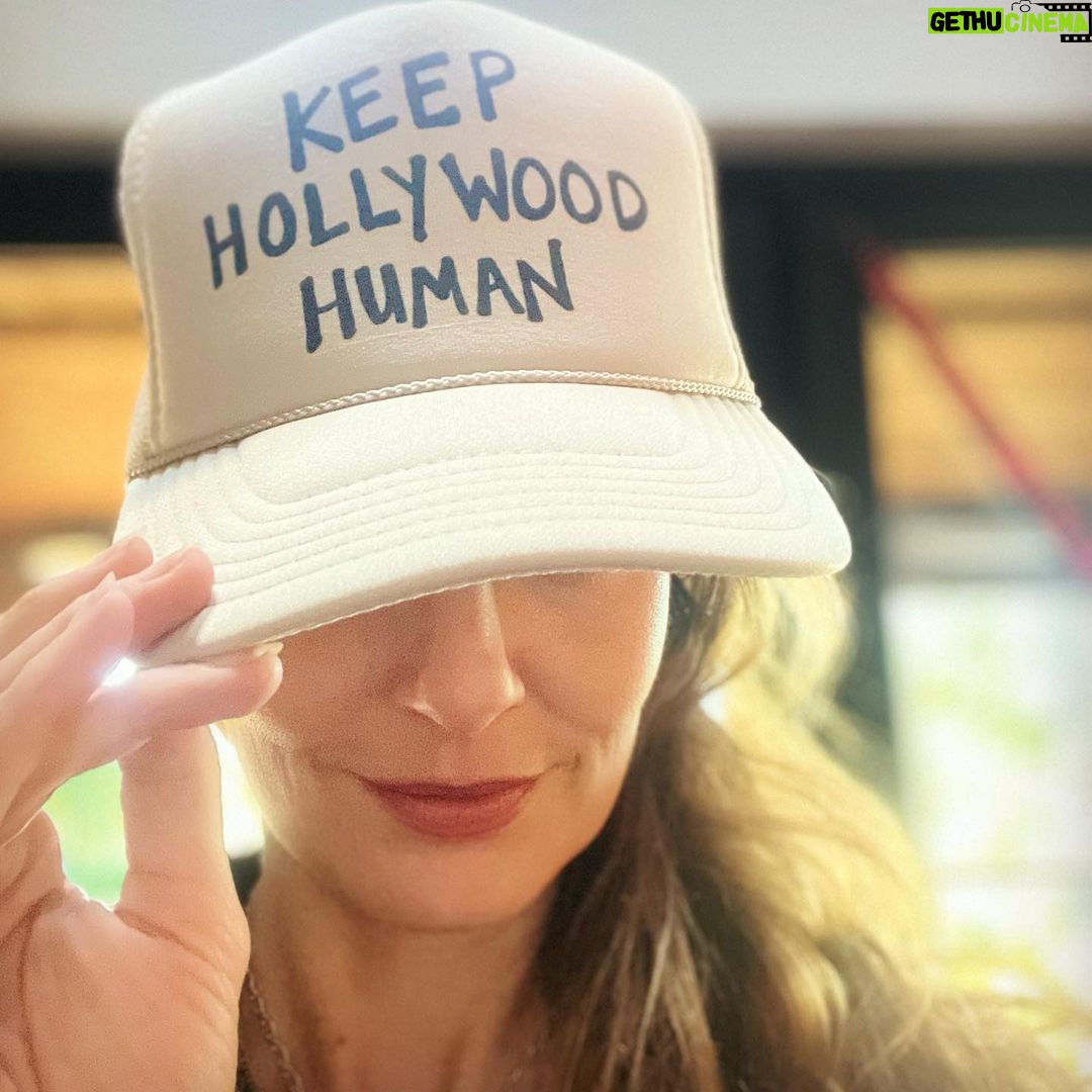 Sarah Wayne Callies Instagram - 100+ days cap via @claytonfarris