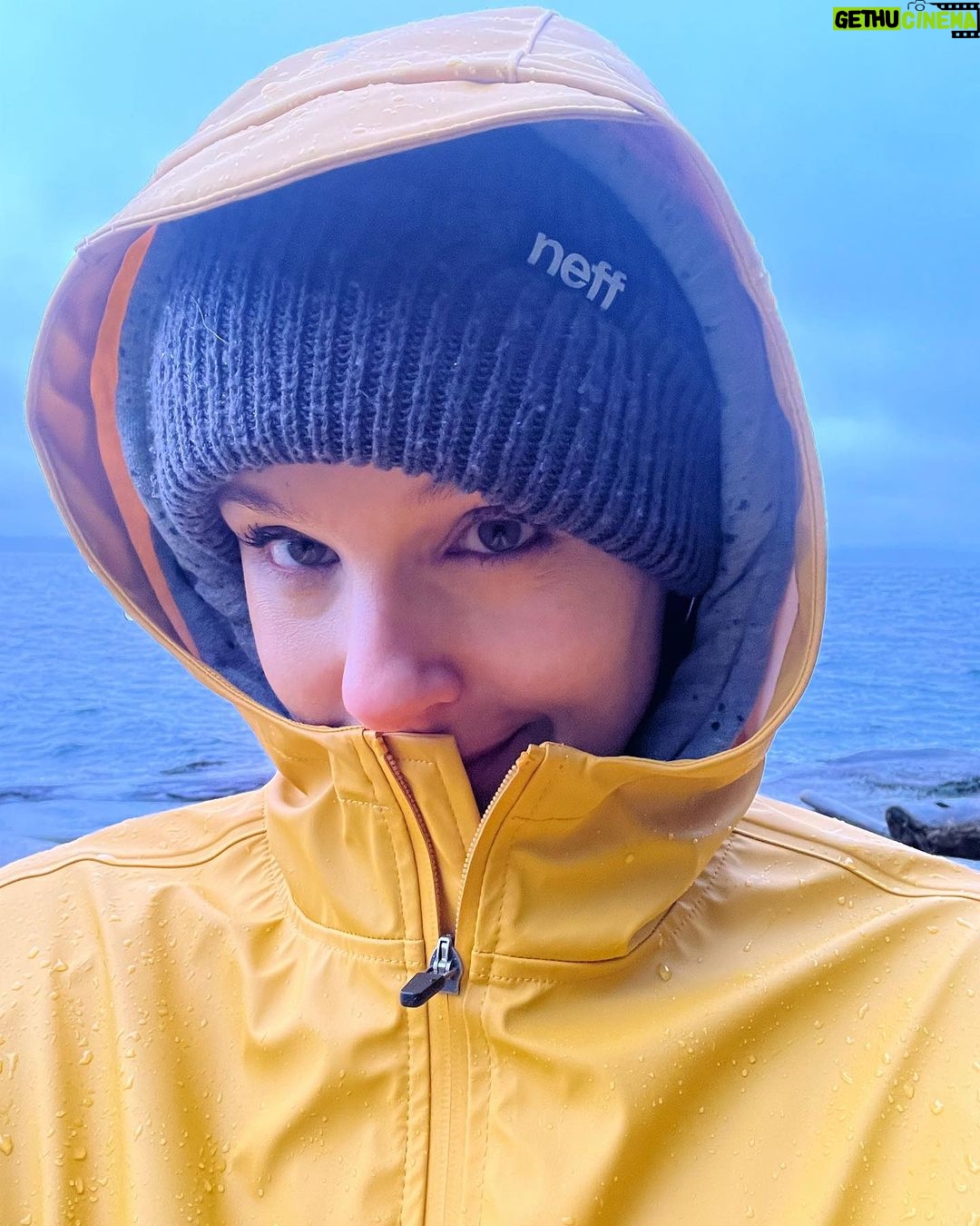 Sarah Wayne Callies Instagram - very much not tahiti 🥶 ❄️ 🥶 #arcticairflow