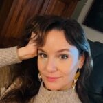 Sarah Wayne Callies Instagram - jan 31 @prisonbreakpodcast drops first 2 episodes 🎙 @pauladelstein & i will see all you fishes there 😘