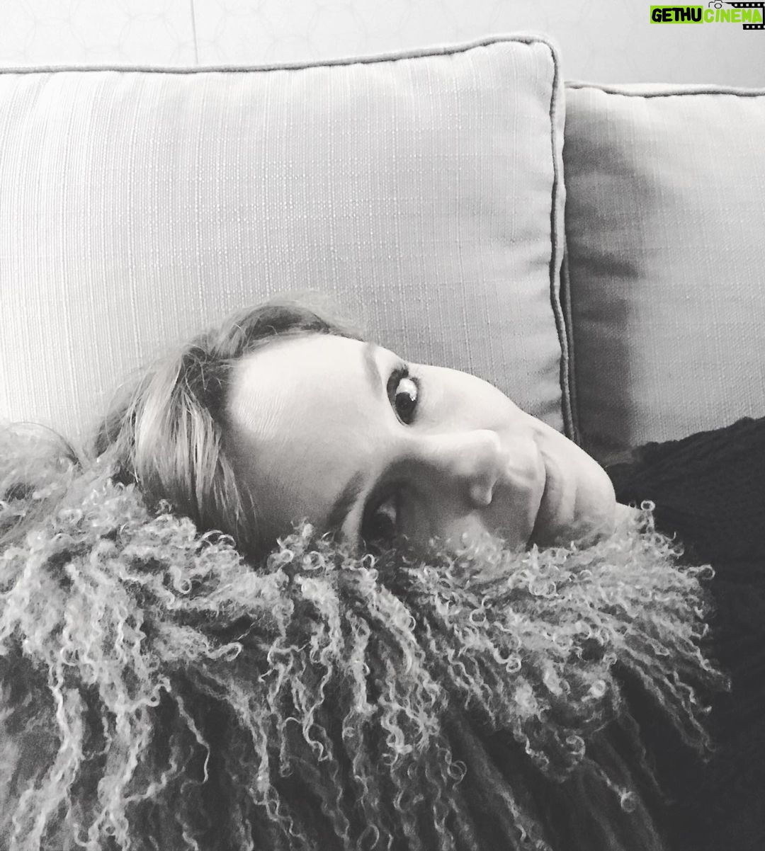 Sarah Wayne Callies Instagram - bye, bye Birdie 🐦 #thatsawrap #thecompanyyoukeep