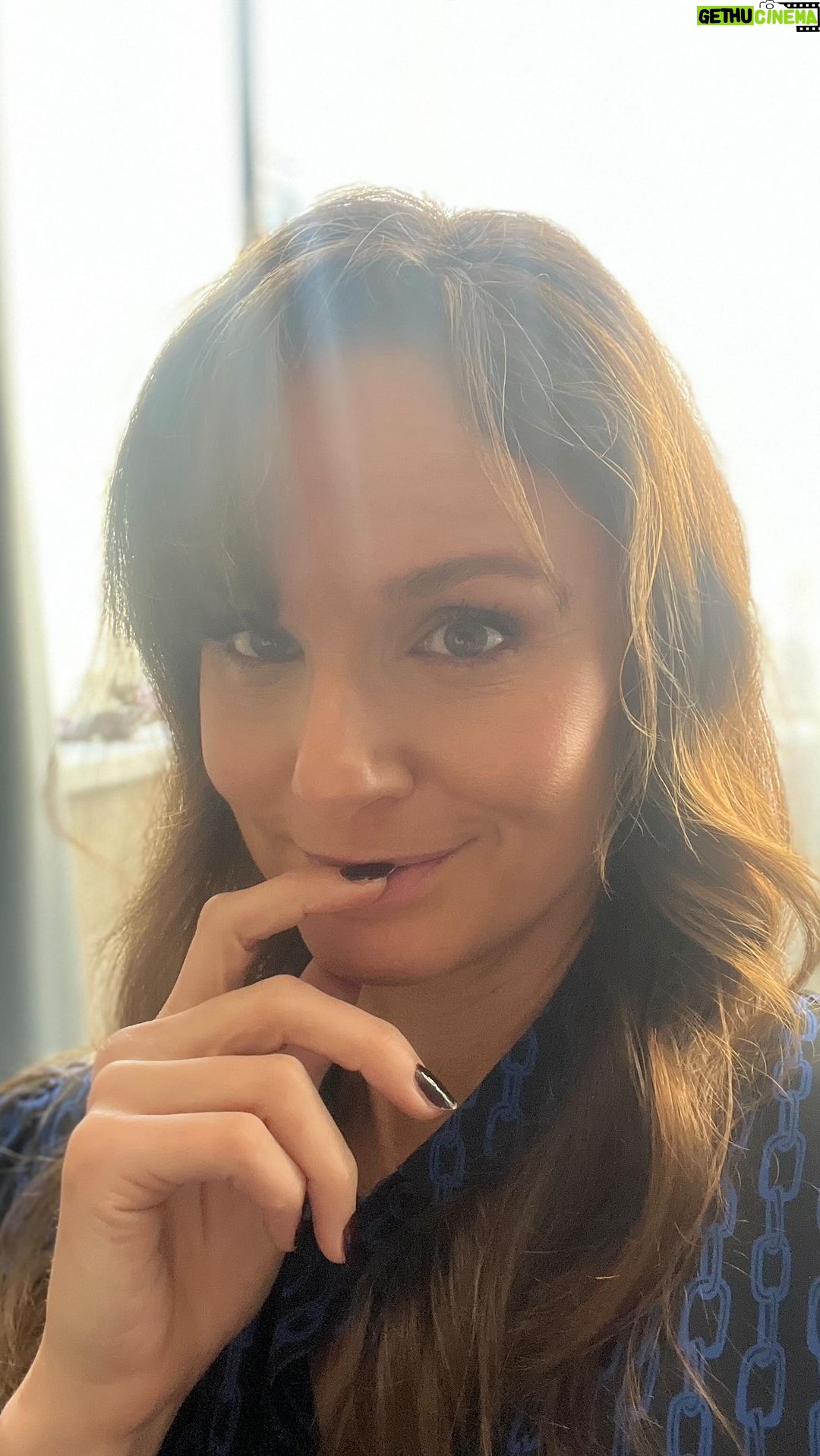 Sarah Wayne Callies Instagram - AFTERSHOCK MERCH βοΈ just in time for the holidays βοΈ our logo merch AND a special design by @sinagrace π tote bags, hoodies, tees, hats, etc π link in my bio π π π . #aftershockpodcast