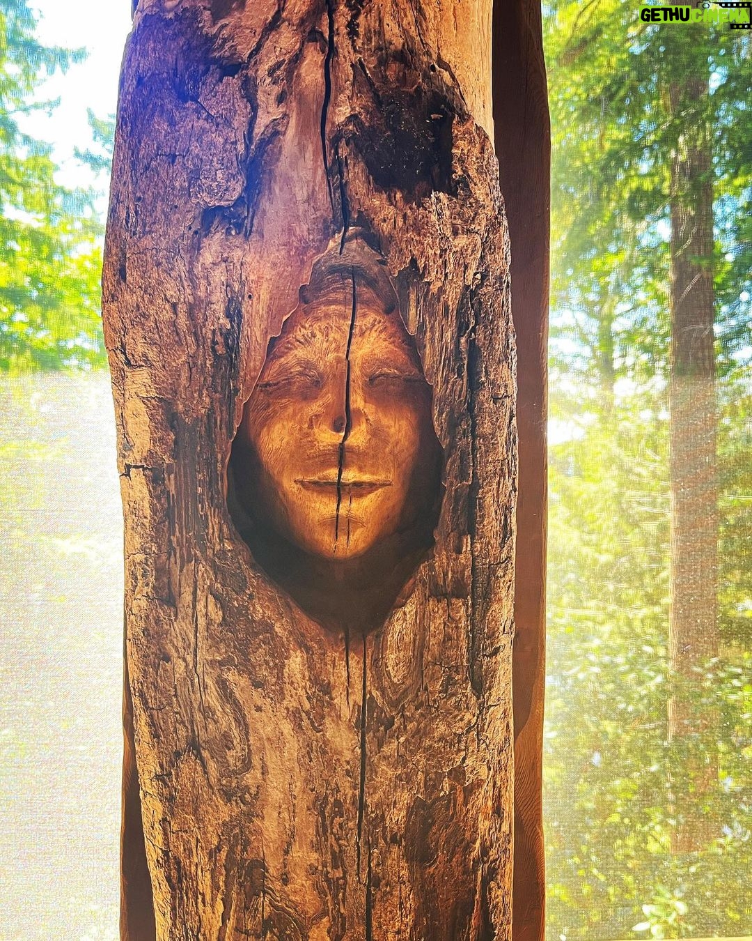 Sarah Wayne Callies Instagram - vibes from my new art ❤️ by a lady with a chainsaw 💪🏽 @chainsaw_spirit