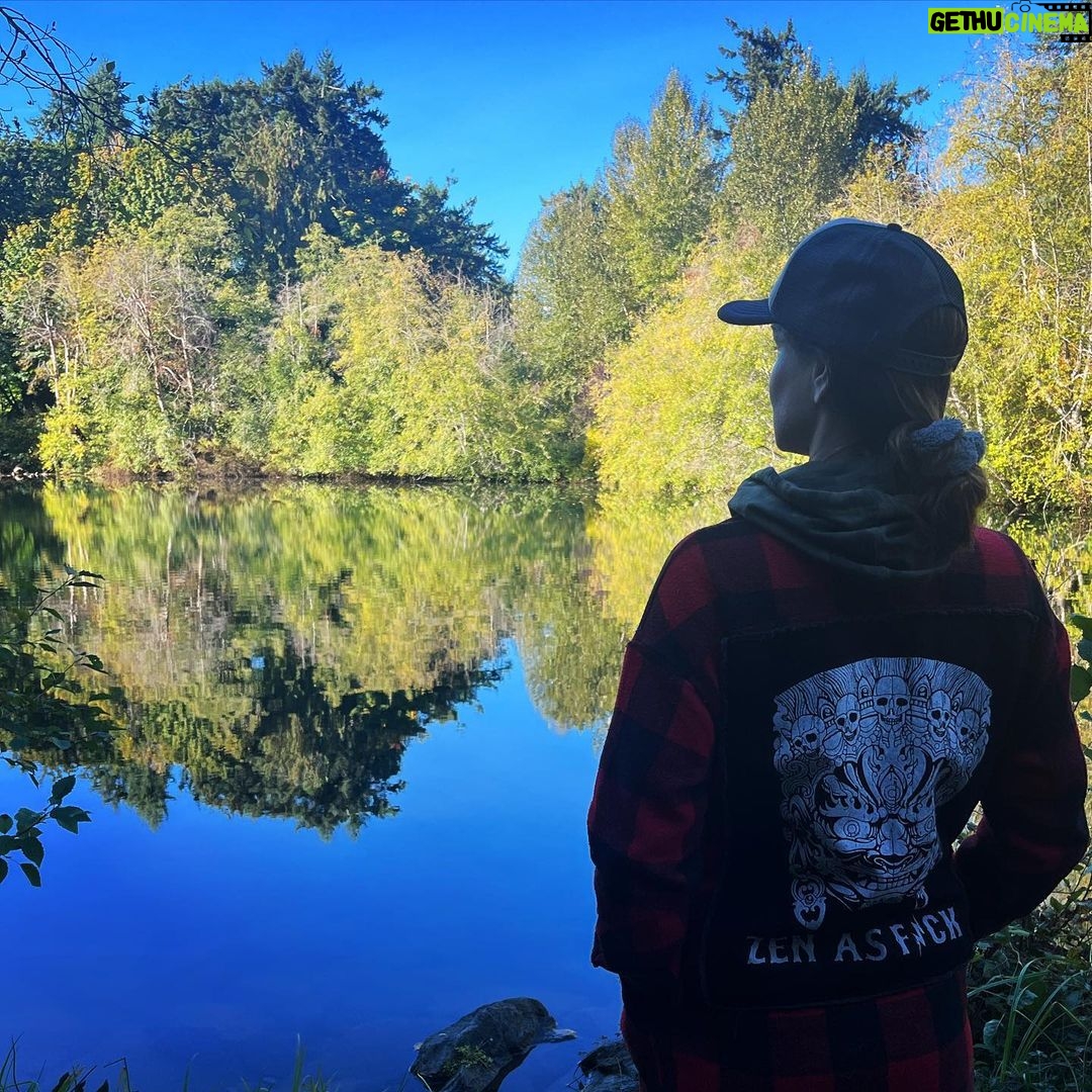 Sarah Wayne Callies Instagram - itโs october & the salmon are coming home ๐