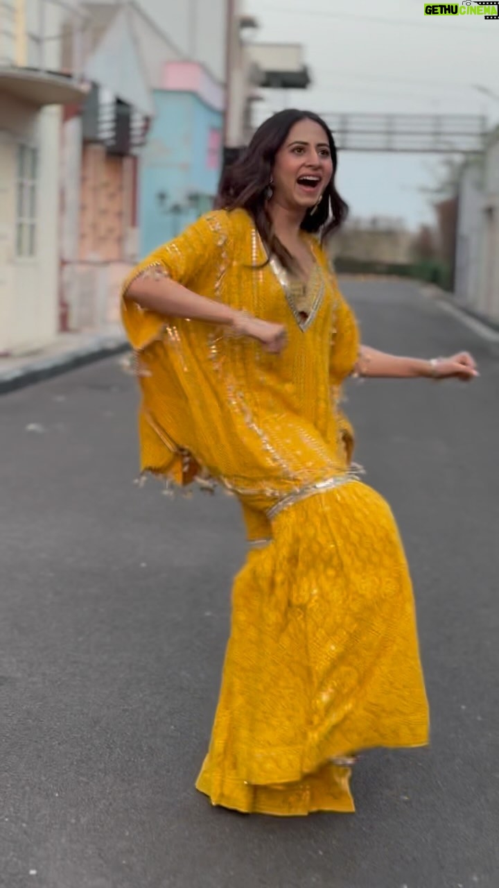 Sargun Mehta Instagram - Nabbe Nabbe #jattnuuchudailtakri #15thmarch