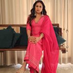 Sargun Mehta Instagram - The OG CHUDAIL 😂 JATT NUU CHUDAIL TAKRI on 15th march in theatres near you Wearing - @harshitasinghviofficial Earrings- @dilkashbyankita Styled by @devs213 @krutikaa_sharma