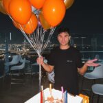 Sascha Burci Instagram - 🇮🇹: Tanti auguri a me, 23* anni! La torta non mente🎂 Voglio scrivere qualcosa che il Sascha dell’anno prossimo possa leggere con gran fierezza! Vorrei ricordargli quanto in questo 2022 sia cresciuto, abbia sofferto, quante sfide abbia intrapreso per migliorarsi sempre di più! La decisione di diventare vegano, di trasferirsi all’estero, di aver affrontato a testa alta tanti problemi, di essersi allontanato da persone tossiche, di aver studiato e di aver continuato incondizionatamente ad amare il prossimo, nonostante molto spesso qualcuno si sia approfittato di lui. Stai lasciando il segno per te e per tantissime persone che ti vogliono bene, non scordarlo mai. Grazie a tutti amici e amiche per essere ancora qua, siamo una grande famiglia da più di 10 anni 🤍 -Sascha 🇬🇧: Happy birthday to me, 23*! The cake doesn't lie🎂 I want to write something that next year Sascha can will read with great pride! I would like to remind him how much in this 2022 he has grown, how much he has suffered, how many challenges he has undertaken to make himself better and better! The decision to become vegan, to live in another country, to face so many problems head-on, to move away from toxic people, to study and to continue unconditionally to love all, despite the fact that very often someone took jokes of him. You are leaving your mark for yourself and for so many people who love you, never forget that. Thank you all my friends for still being here, we've been one big family for more than 10 years 🤍 -Sascha Dubai - دبى