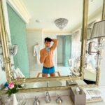 Sascha Burci Instagram – Tinder starter pack 🌷

Grazie @rafflespalmdubai per aver elevato la figaggine del mio profilo. Ora si punta a diventare sceicco, per le donazioni scrivetemi in dm, accetto tutto: Crypto, azioni, bonifici, paghetta della nonna, soldi della fatina dei denti, buoni pasti lidl, banconote del monopoli. Grazie 🤍 Raffles The Palm Dubai