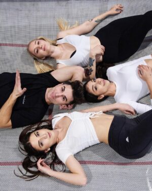 Sascha Burci Instagram - Beato fra le donne 👀