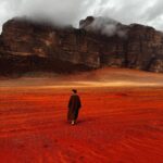 Sascha Burci Instagram - Tranquilli, ci penso io fare Gesù quest’anno! +33 anni festeggiati direttamente nelle sue terre 🤍 #jordan #desert #jesus #christmas Wadi Rum Desert, Jordan