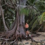 Sascha Burci Instagram - 🇮🇹: Un selvaggio su un’isola selvaggia 🏝️ La prima volta alle Seychelles non si scorda mai. Quale foto vi piace di più? 🇬🇧: A savage on a wild island 🏝️ You never forget your first time at Seychelles. Which photo do you like best? #seychelles #travel #island Mahe, Seychelles