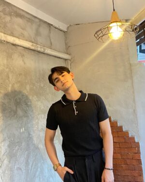 Sattabut Laedeke Instagram - Lightbulb Man ปิ้วๆ