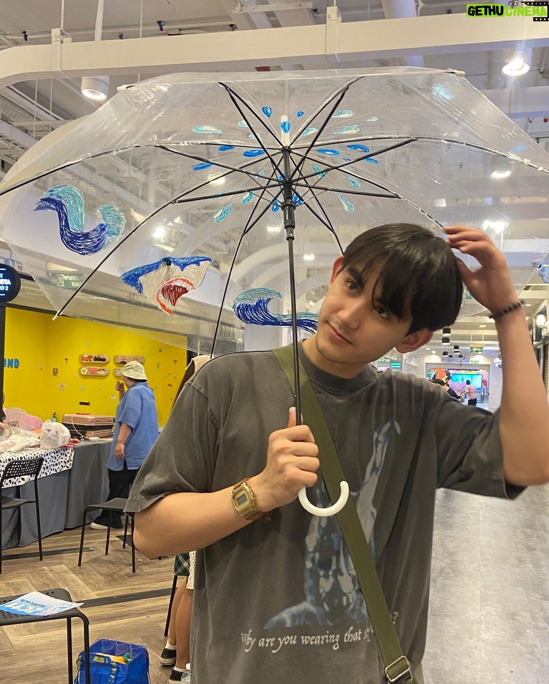 Sattabut Laedeke Instagram - ฉลามน่ะชอบงับคุณ🦈