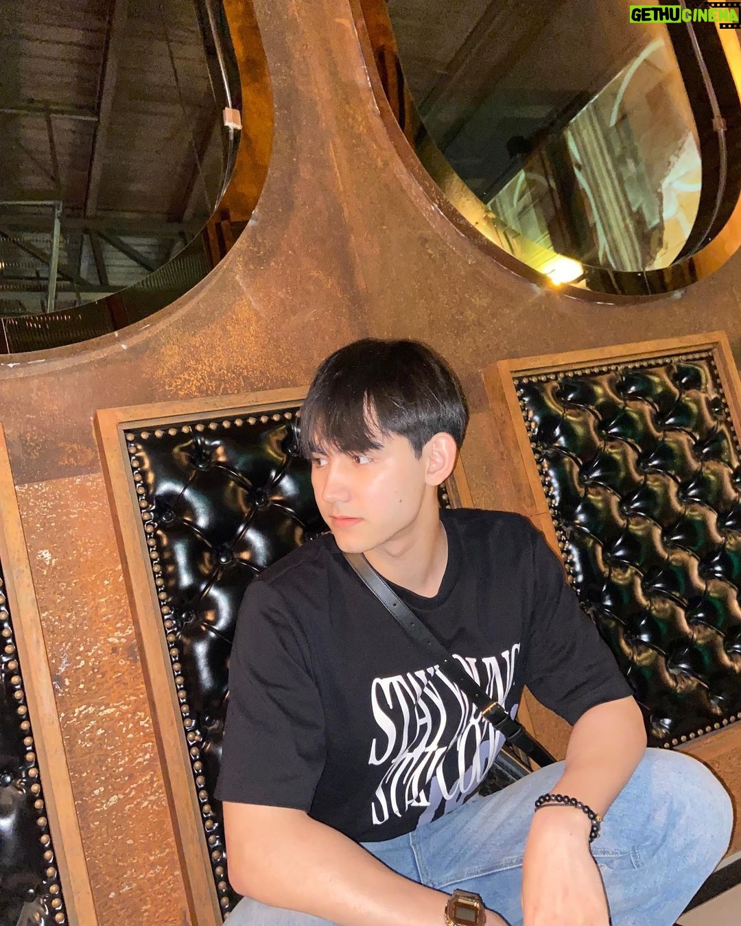 Sattabut Laedeke Instagram - ปวดคอมั๊ย?