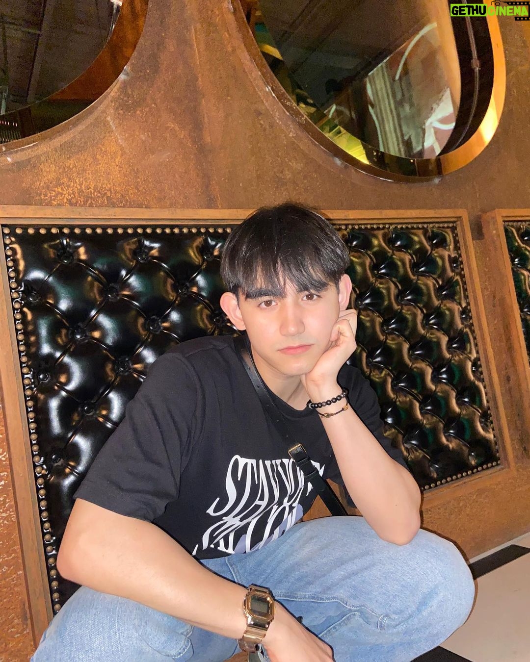Sattabut Laedeke Instagram - ปวดคอมั๊ย?