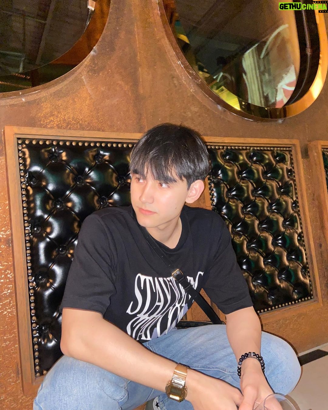 Sattabut Laedeke Instagram - ปวดคอมั๊ย?
