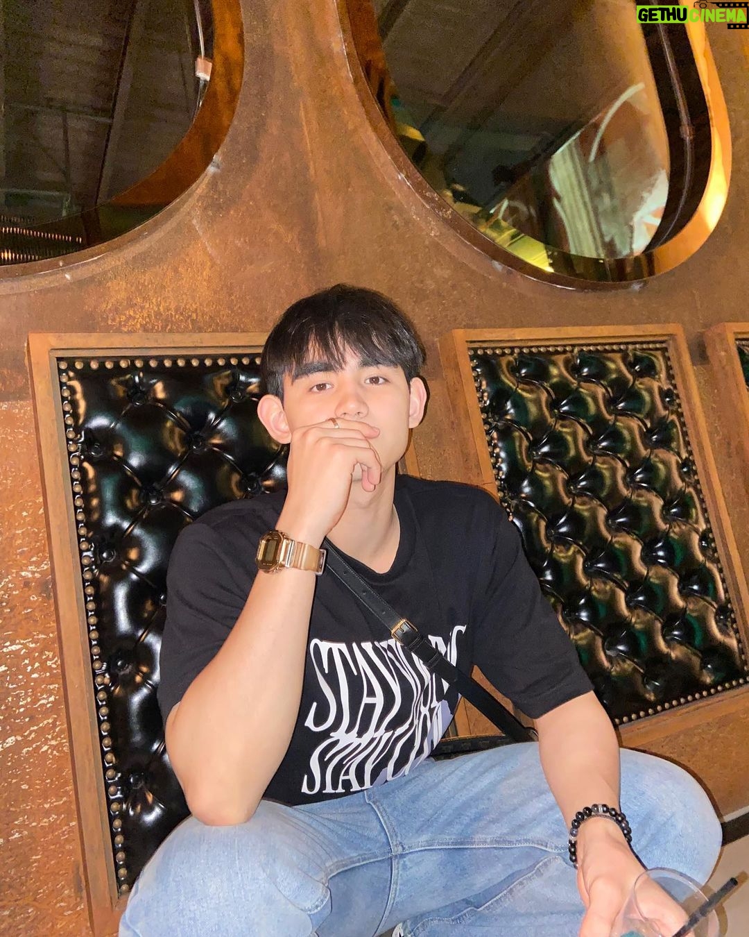 Sattabut Laedeke Instagram - ปวดคอมั๊ย?