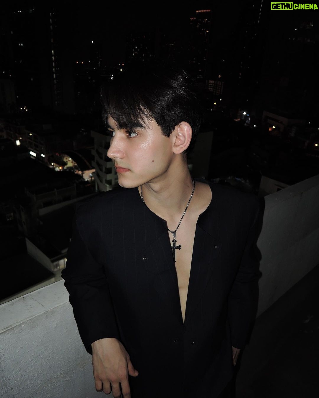 Sattabut Laedeke Instagram - 🐈⬛ ✨ Cr: @marc.m_c