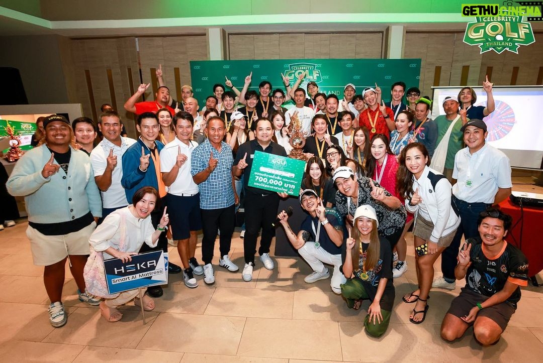 Sattaphong Phiangphor Instagram - จบไปแล้วครับกับงานกอล์ฟการกุศล Celebrity Golf Thailand ✨🇹🇭 เมื่อวานต้องบอกเลยว่าสนุกมาก ๆ ครับ และทีมสีแดงก็ได้คว้าแชมป์ไปครองด้วยยย 🔴🏆รู้สึกดีใจมาก ๆ ที่ได้มีส่วนร่วมกับงานครั้งนี้ ก่อนอื่นต้องขอขอบคุณโกบอยที่เป็นแม่งานในครั้งนี้นะครับ @koboykrush ขอบคุณเมาส์ @mousenatcha ที่เป็นคู่แข่งที่ดุเดือด สูสีมาก มาตัดสินกันหลุมสุดท้าย มันส์มาก✌🏻ขอบคุณสปอนเซอร์ทุกท่านที่สนับสนุนตลอดการแข่งขัน และยอดบริจาคจากงานครั้งนี้ที่ได้มอบให้กับสภากาชาดไทยทั้งหมด 700,000 บาทครับ 🙏🏻 #CelebrityGolfThailand