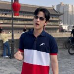 Sattaphong Phiangphor Instagram – ทำไมไม่ห้าม เดินมาไกลถึงซีอานแล้วนะ #ทำไมไม่ห้าม #Taostp
