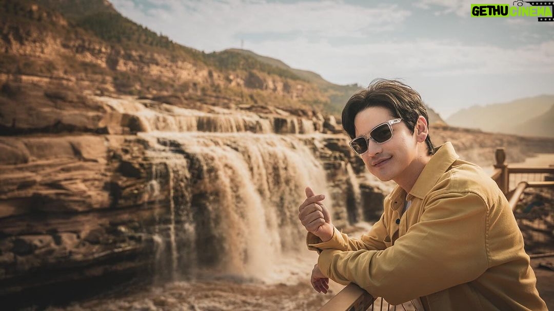 Sattaphong Phiangphor Instagram - Hukou waterfall of the yellow river #Taostp #thefirstultimateเที่ยวสุดโลก Cr.📸 @tortourist Hukou Waterfall
