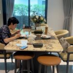 Sattaphong Phiangphor Instagram - ไม่ยอมห่างพ่อ😂 @richie911family