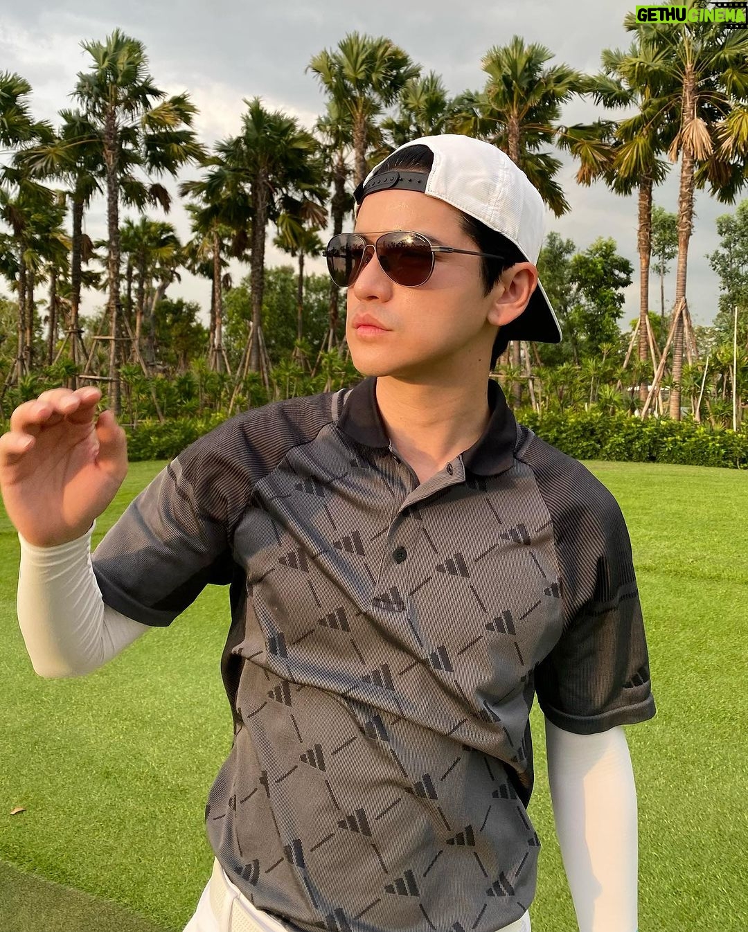 Sattaphong Phiangphor Instagram - วันนี้มาป้ายยาครับ แว่นตาที่ใส่ออกรอบแล้วสบายตามากๆมองเห็นลูกชัดมาก แล้วน้ำหนักเบาเข้ากับใบหน้าของเราได้อย่างดีเลย @eyelinkvision_thailand #DITA #DLITALancier #EYElinkvision Robinswood Golf Club