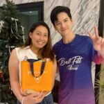 Sattaphong Phiangphor Instagram - โปรจีนมาเที่ยวบ้าน เราก็ภูมิใจนำเสนอห้องน้องแมวเลยสิครับ55 ปล. แผ่นแปะกันแดดหมดเมื่อไหร่เดินไปส่งถึงบ้านเลยนะคร้บ ขอให้หายเจ็บไวๆนะครับ น้องจีนบอกเป็นแฟนคลับสุภาพบุรุษสุดซอยด้วย ดีจาย😍