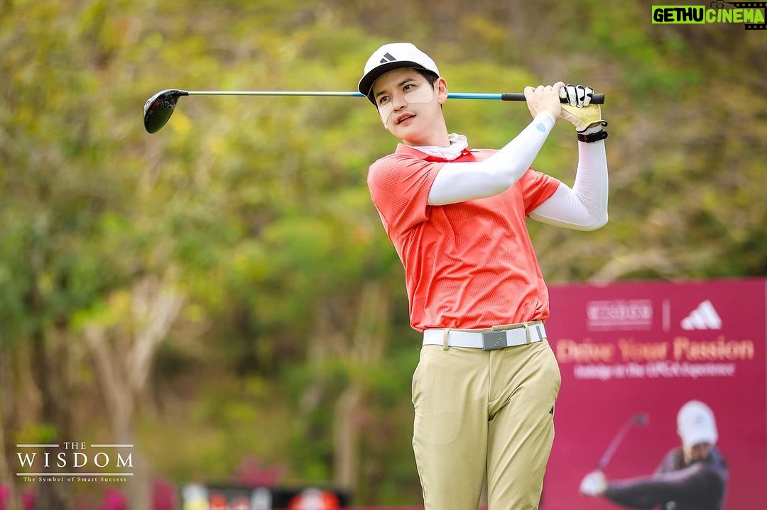 Sattaphong Phiangphor Instagram - ตามรอยโปร ในงาน The Wisdom ขอขอบคุณ Adidas GolfThailand ที่เชิญเต๋ามาร่วมเล่นในงานนี้นะครับงานสนุกมากๆสนามยากมากสมกับเป็นสนามระดับเวิลด์คลาสจริงๆ #adidasgolf #adidasgolfthailand #THEWISDOMGOLF #KBANKTHEWISDOM #ติดกอล์ฟ สนามกอล์ฟ สยามคันทรีคลับ โอลด์คอร์ส อำเภอบางละมุง จังหวัดชลบุรี