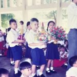 Sattaphong Phiangphor Instagram - เปิดอัลบั้มรูปสมัยเด็กๆดู ก็ค้นพบว่าตอนเด็กเราถือพานบ่อยขนาดนี้เลยหรอ ด.ช.เต๋า 😂
