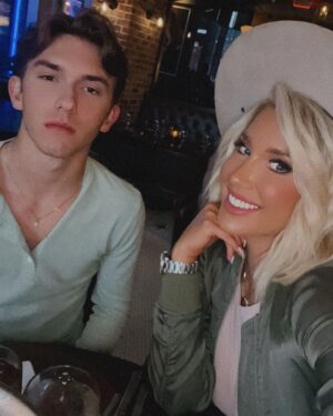 Savannah Chrisley Instagram - I have time for everything I had
time for before. I just have two added amazing angels in my life. 
•••
LOL at me for thinking I have time for anyone but these two angels 🤣❤️