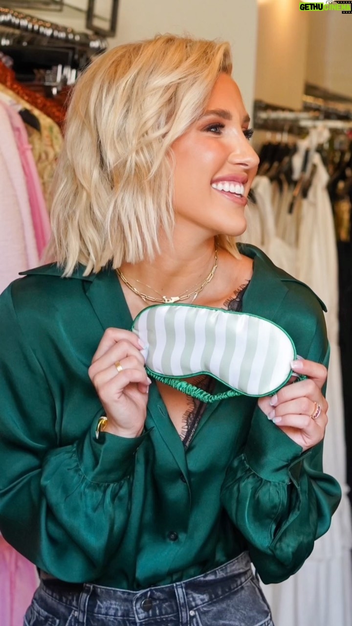 Savannah Chrisley Instagram - I am having the best time meeting you guys and getting to show you @sassybysavannah at H. Audrey! I’ll be here until 6:00 tonight, so come on by 🥰 #sassybysavannah #savannahchrisley #staysassy #chrisley #popupshop #sassypopup #growingupchrisley #chrisleyknowsbest #chrisleyconfessions