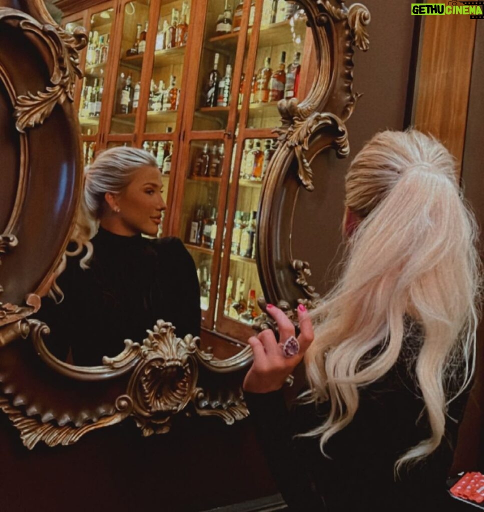 Savannah Chrisley Instagram - Mirror mirror on the wall….never mind, I already know 😉