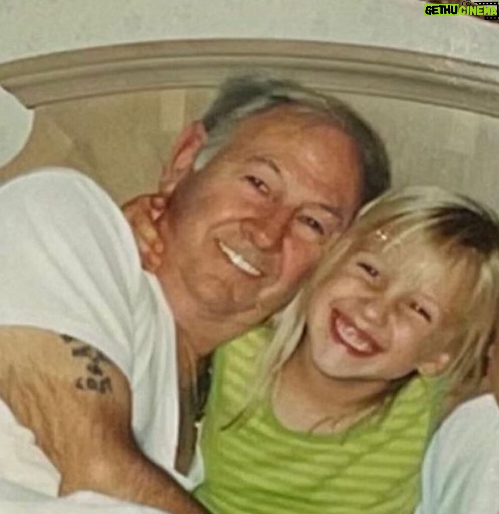 Savannah Chrisley Instagram - HAPPY BIRTHDAY PAPA 💕 I know you’re up there fishing in heaven right about now… what I wouldn’t do to just have 5 minutes with you…I love you and miss you like crazy💕 #happybirthday