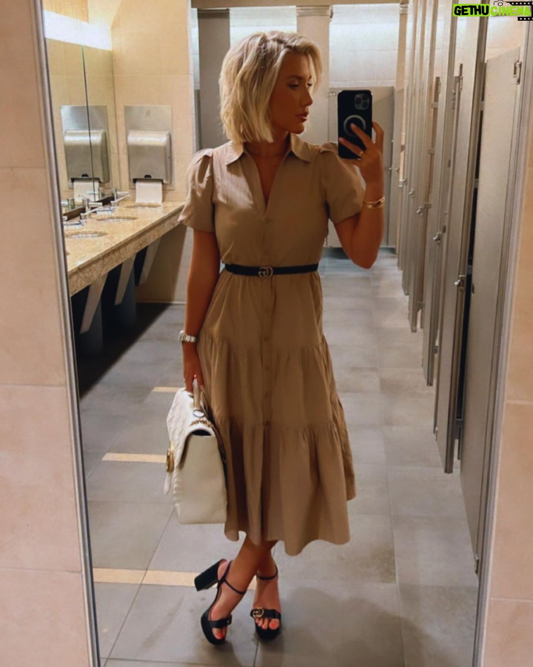 Savannah Chrisley Instagram - Should we do “Fashion Friday’s”? Every Friday I’ll post a breakdown of a few different looks - give you brands/styles/everything! As well as some inexpensive alternatives! Let’s hear your thoughts!