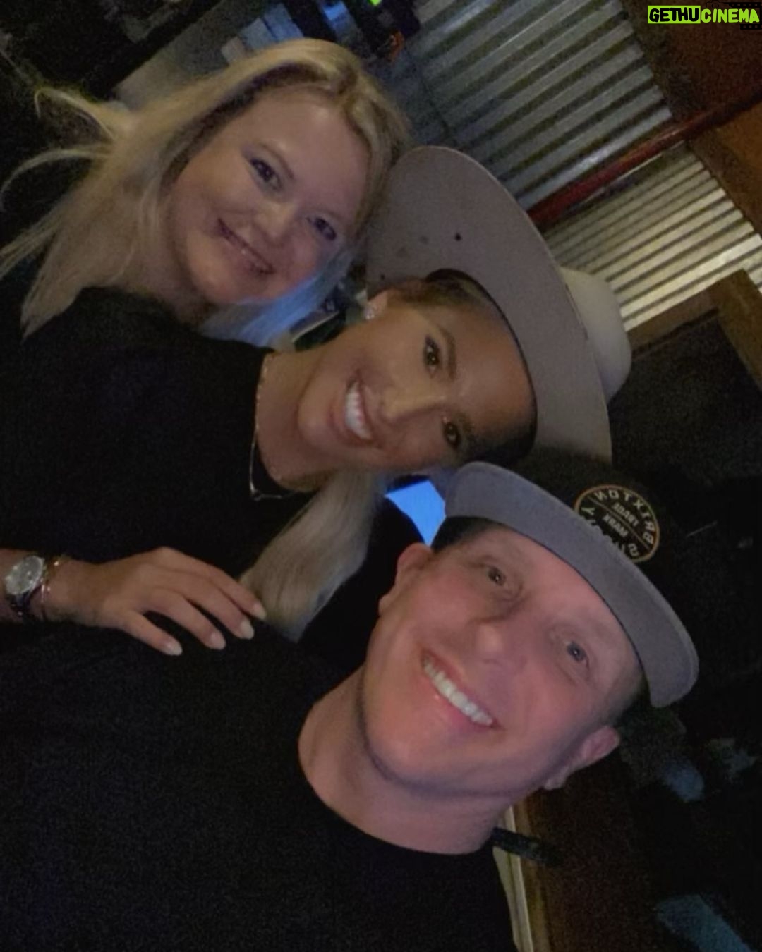 Savannah Chrisley Instagram - No filter Monday!! Living in Music City is my FAVORITE thing 😍🥰 @chaddlife @preneel35