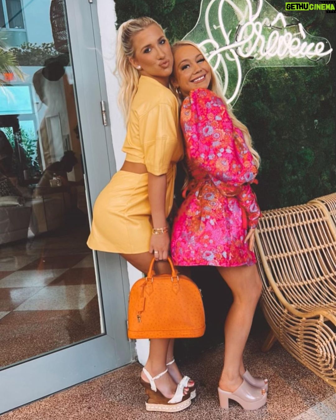 Savannah Chrisley Instagram - Life is a party 🎉