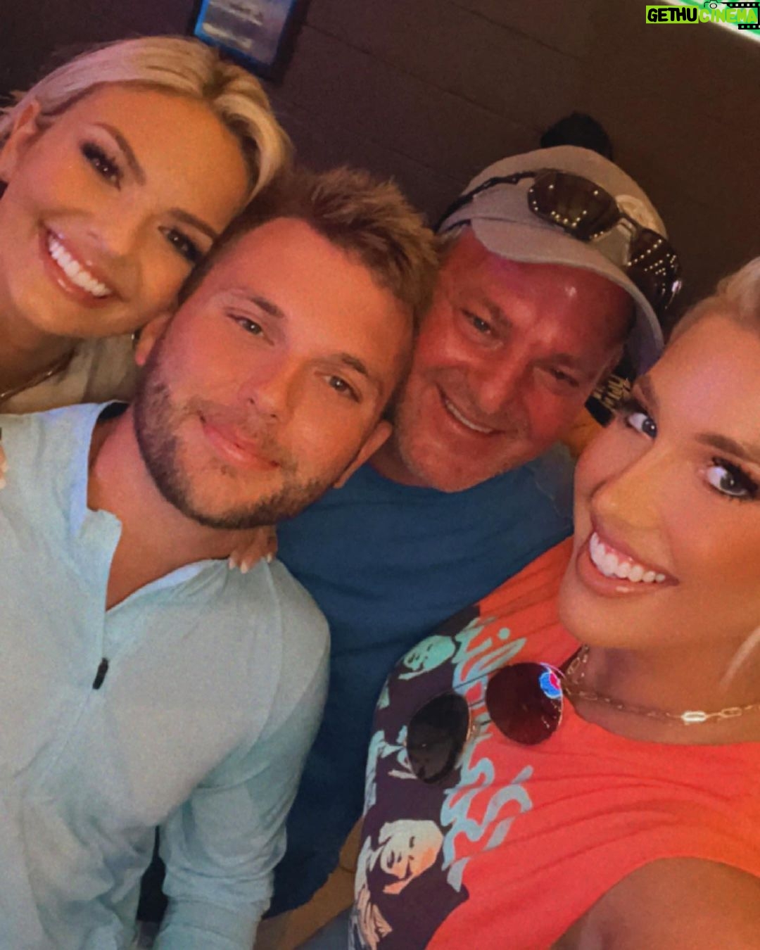 Savannah Chrisley Instagram - ALL my favorite people in one place❤️