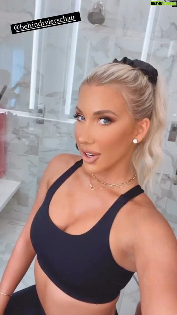 Savannah Chrisley Instagram - I’m a Barbie Girl, in a Barbie world. Life is plastic, it’s fantastic. 💁🏼‍♀ ••• Loving this high pony with the @sassybysavannah scrunches 😍 ••• Head to www.sassybysavannah.com to see all of the hair accessories! 💖