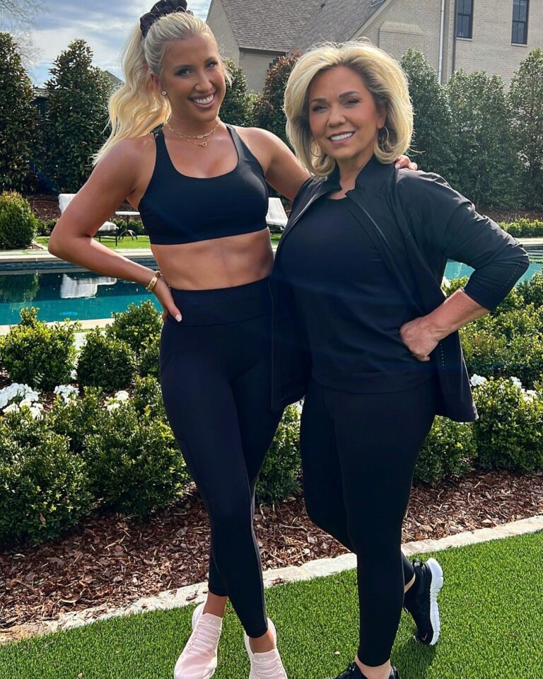 Savannah Chrisley Instagram - Can we talk about how AMAZING my mama looks 😍🥺 I LOVE YOU @juliechrisley #fitnessjourney