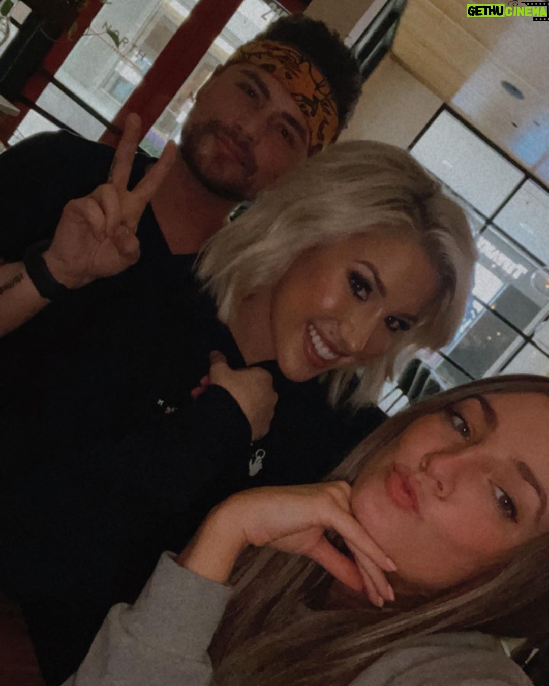 Savannah Chrisley Instagram - Best friends make the world go round 💕🥰 also the best glam team… @behindtylerschair @makeupby_paigehiggins @sassybysavannah
