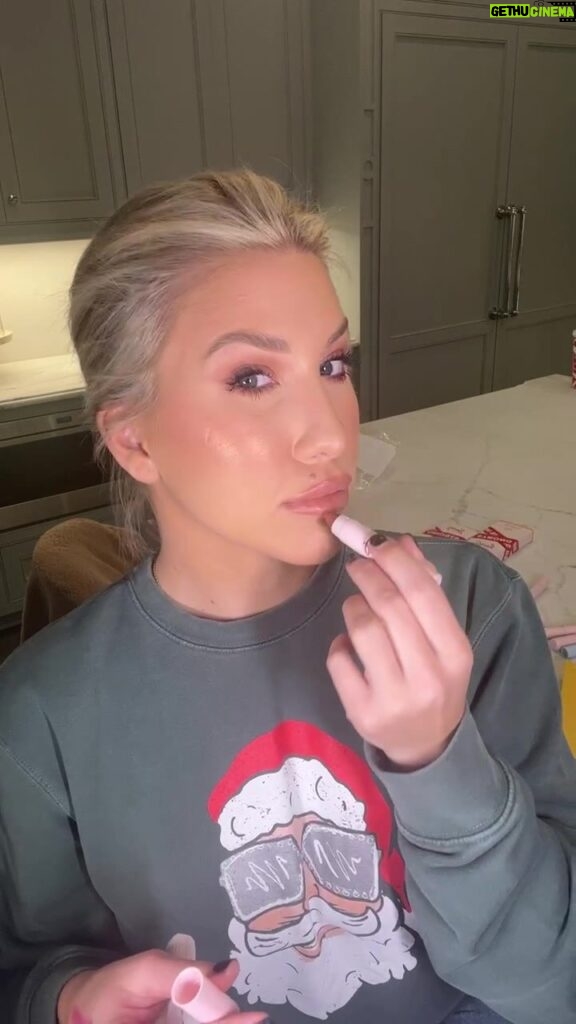 Savannah Chrisley Instagram - Fun off the wall tutorial with @makeupby_paigehiggins using ALL @sassybysavannah ❤️ ••• And then you have Todd makin a scene! Lol!! #staysassy✨