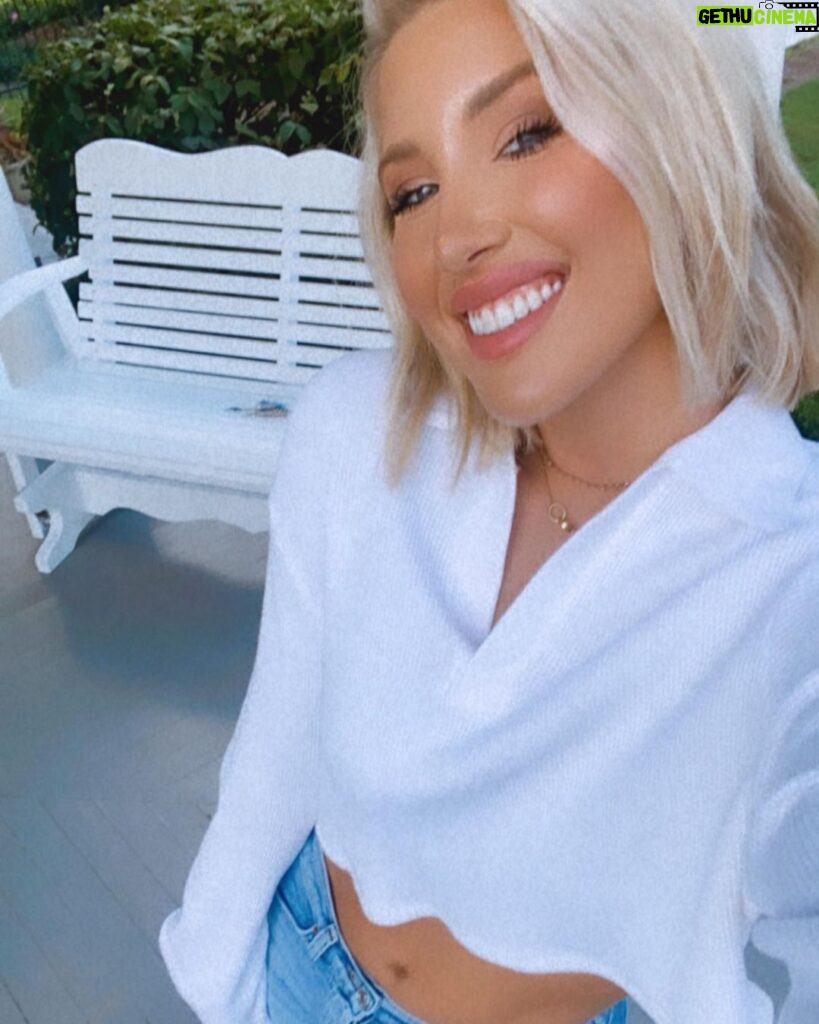 Savannah Chrisley Instagram - SMILING because 2022 is only 27 days away! ••• What changes are you hoping to see in the new year?