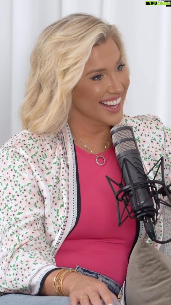 Savannah Chrisley Instagram - “Kids Raising Kids” drops Tuesday! Unlocked ft Youtube Stars Jennica and Annica ⭐ They have the same age gap as Chloe and I do, and I soaked up everything they had to say! My role is temporary, but I am always taking in advice and information! Is anyone a teen or young mom? What was your experience? And what is it like being close in age later in life? Tell us your story in the comments!! You can never know too much! Go find the Unlocked podcast on Youtube and all of your favorite podcast platforms!! And check out Jennica and Annica on YouTube!! Their channel in incredible. #unlockedpodcast #unlockedwithsavannah #jennicaandannica #podcast #vloggers The Cast Collective