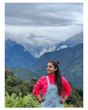 Sayali Sanjeev Instagram - 🌸
•
•
📸 @sidchandekar 
•
#oleaale #5thjan #newfilm