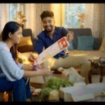 Sayali Sanjeev Instagram - कालनिर्णय - काही गोष्टी अनमोल आहेत. . . #Kalnirnay2024 #Commercial #NewTVC #कालनिर्णय #Kalnirnay