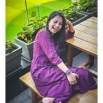 Sayali Sanjeev Instagram - Tell me a funny joke where I can laugh like this 😅😂 • 📸 Amazing click by his highness Honourable @sidchandekar sir 😂 • • #jhimma2 #incinemasnow #housefull